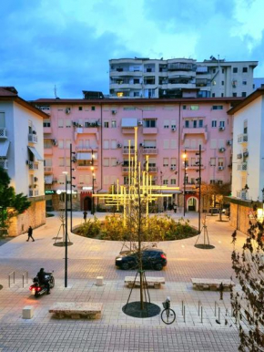 Boston hotel, Tirana